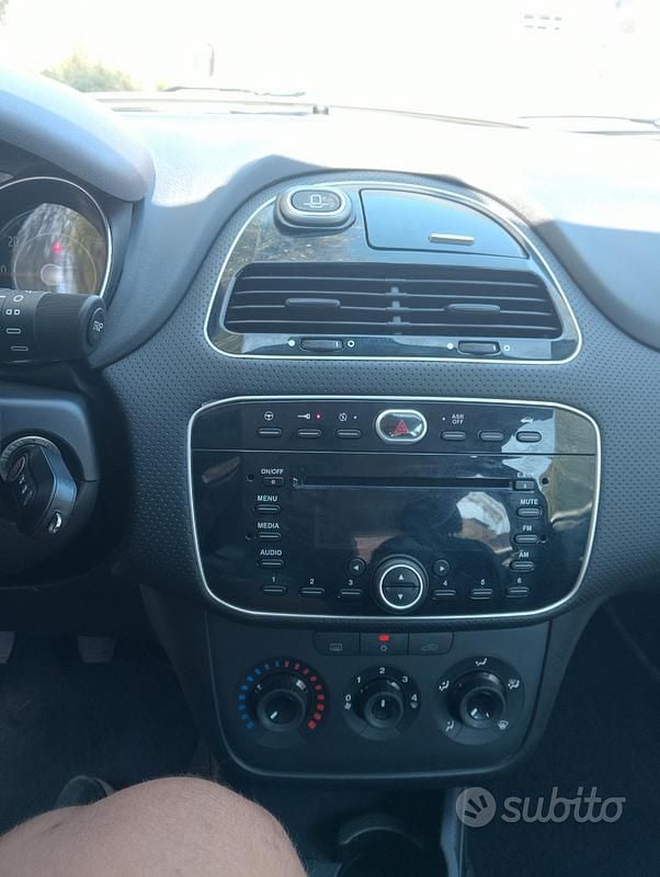 Usata Fiat Punto Evo 65 CV (47 kW) 2016 Bianco Utilitaria