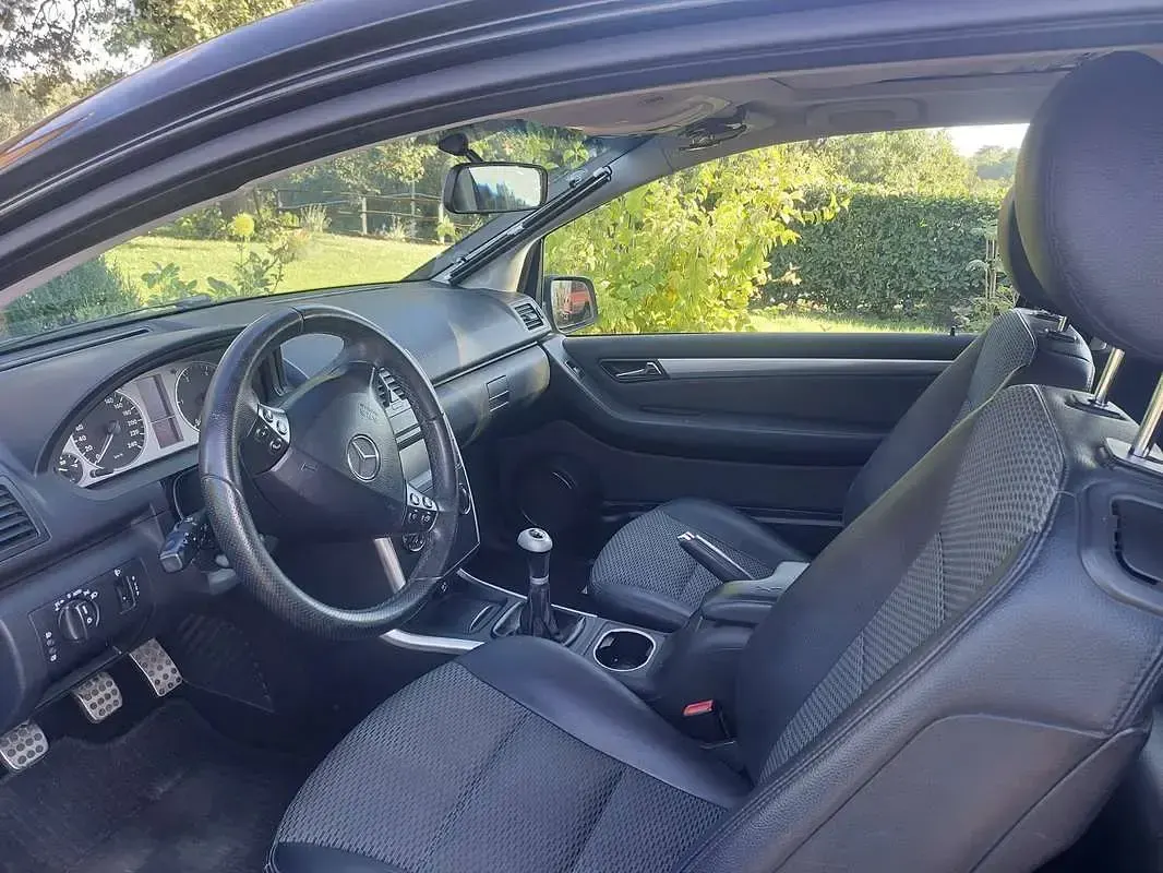 Usata Mercedes A180 Avantgarde 109 CV (80 kW) 2010 Nero Coupé