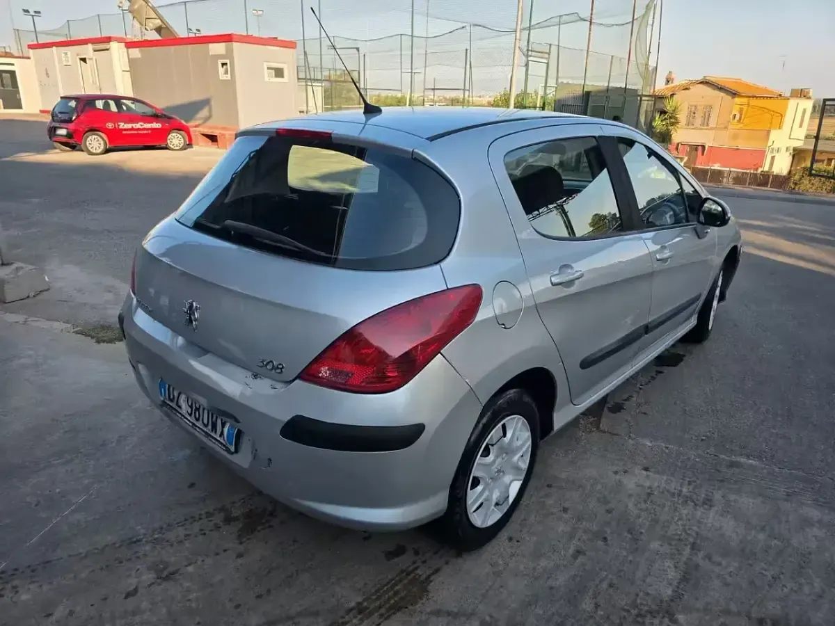 Usata Peugeot 308 89 CV (65 kW) 2010 Argento Berlina