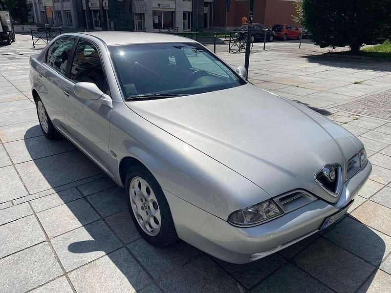 Usata Alfa Romeo 166 205 CV (150 kW) 1999 Grigio Berlina