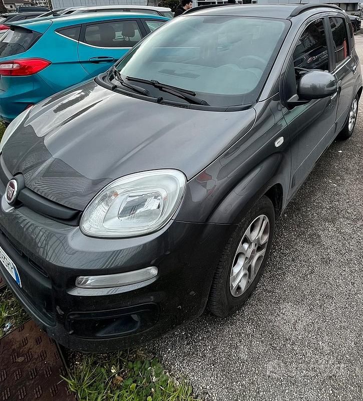 Usata Fiat Panda 69 CV (50 kW) 2019 Grigio Berlina