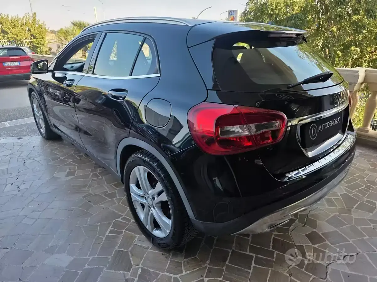 Usata Mercedes GLA200 136 CV (100 kW) 2015 Nero SUV