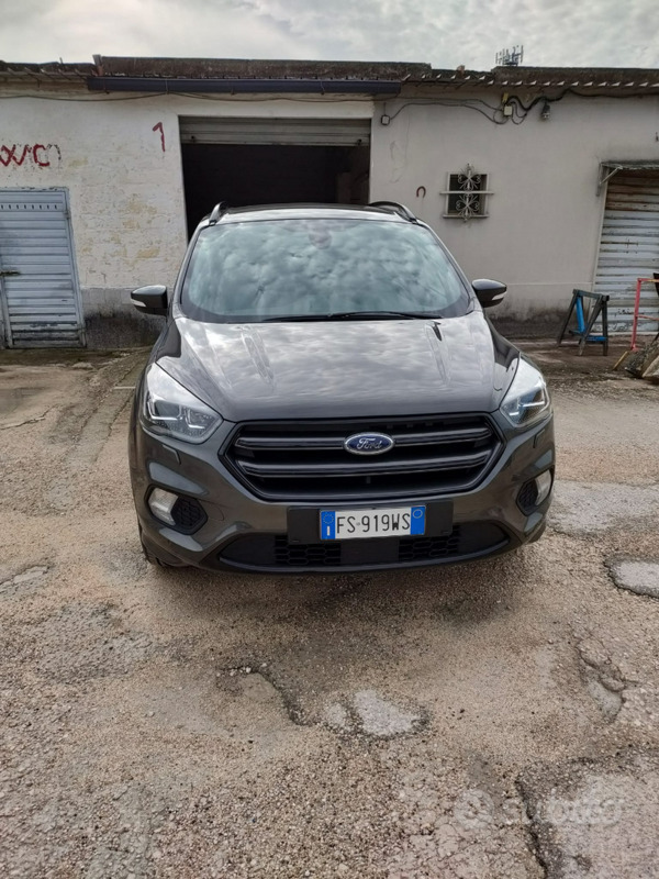Usato 2019 Ford Kuga 1.5 Diesel 120 CV (17.700 €)