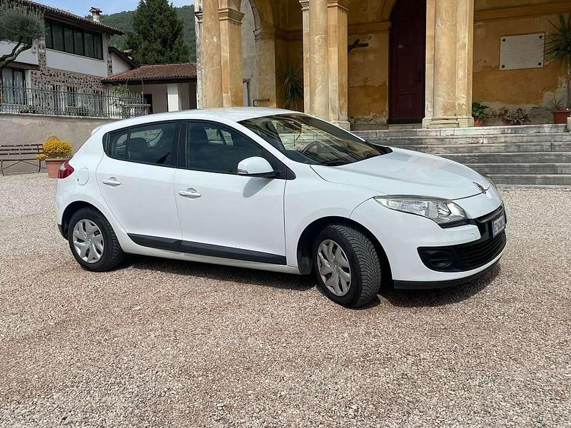 Usata Renault Mégane III 110 CV (80 kW) 2012 Bianco Berlina