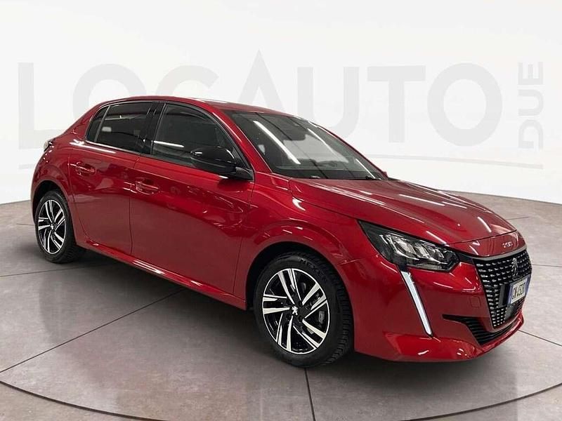 Usata Peugeot 208 Allure 101 CV (74 kW) 2023 Rosso Utilitaria