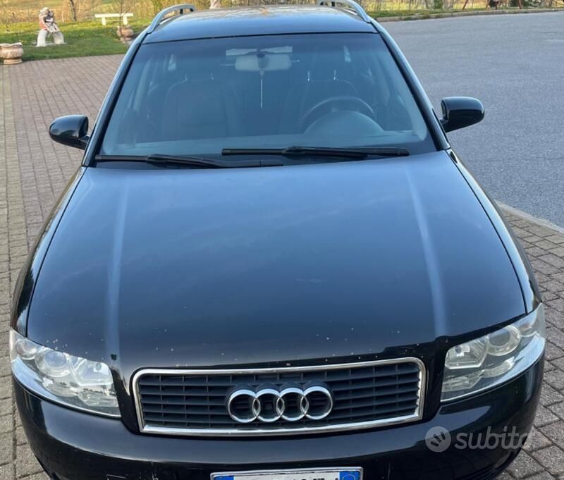 Usata Audi A4 130 CV (95 kW) 2004 Nero Station wagon