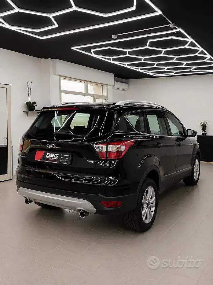 Usata Ford Kuga Business Edition 120 CV (88 kW) 2019 Nero SUV