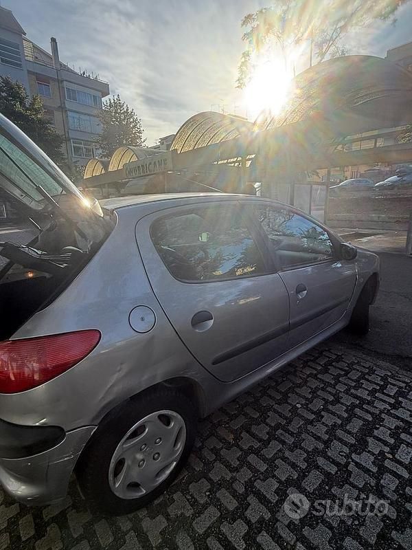 Usata Peugeot 206 75 CV (55 kW) 2003 Utilitaria