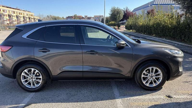 Usata Ford Kuga Titanium 120 CV (88 kW) 2021 SUV
