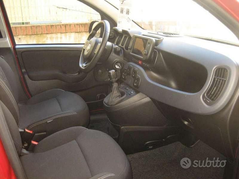 Usata Fiat Panda Cross Cross 69 CV (50 kW) 2024 Rosso Utilitaria