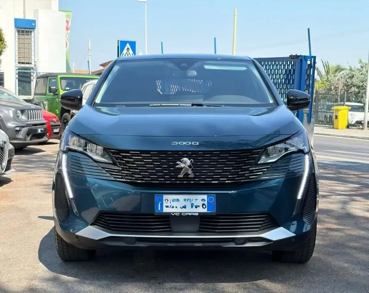 Usata Peugeot 3008 Allure 131 CV (96 kW) 2022 Blu SUV