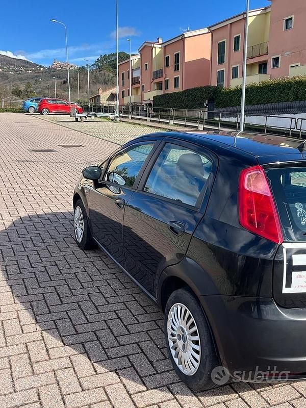 Usata Fiat Grande Punto 65 CV (47 kW) 2009 Nero Utilitaria