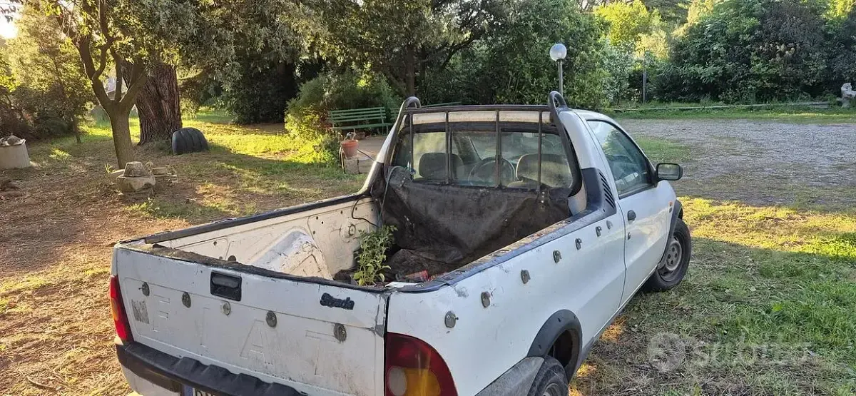 Usata Fiat Strada 69 CV (50 kW) 2000 Bianco Pick-up