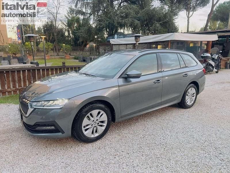 Grigio Usata 2023 Skoda Octavia Station wagon | 18.900 € (Super prezzo) - Immagine 1/4