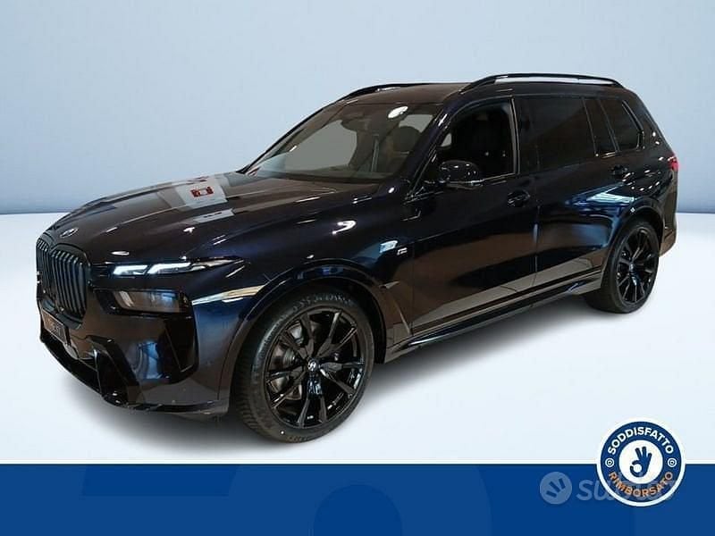 Nero Nuova 2025 BMW X7 M Sport SUV | 105.010 € (Buon prezzo) - Immagine 1/3