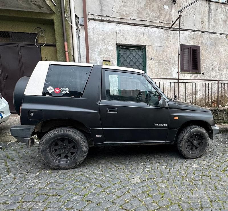 Usata Suzuki Vitara 1995 Nero Cabrio