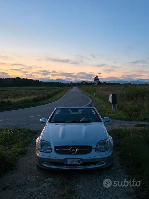 Usata Mercedes SLK200 163 CV (119 kW) 2000 Grigio Cabrio