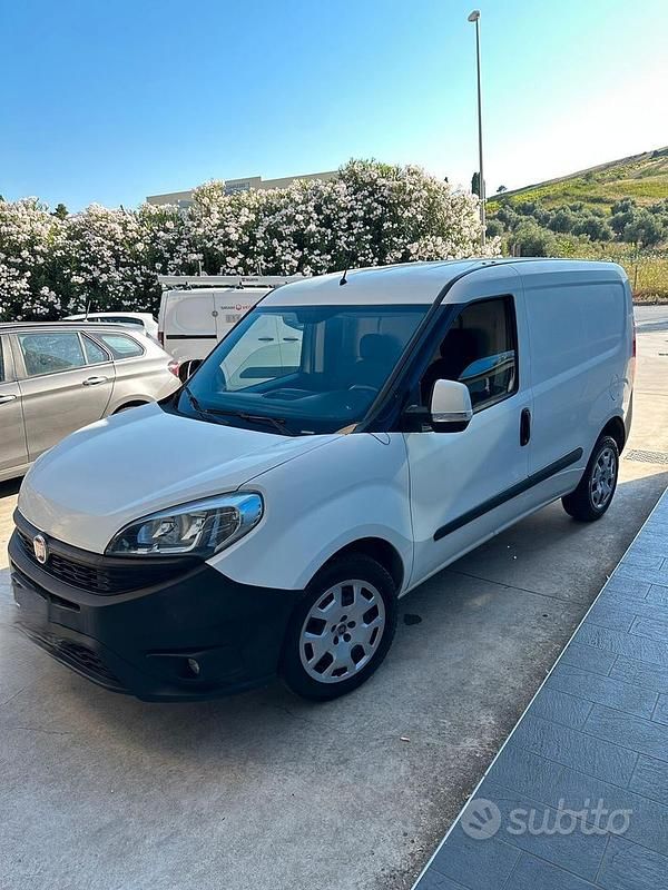 Usata Fiat Doblò Active 120 CV (88 kW) 2017 Bianco Monovolume