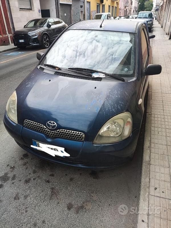 Usata Toyota Yaris 75 CV (55 kW) 2002 Blu Utilitaria