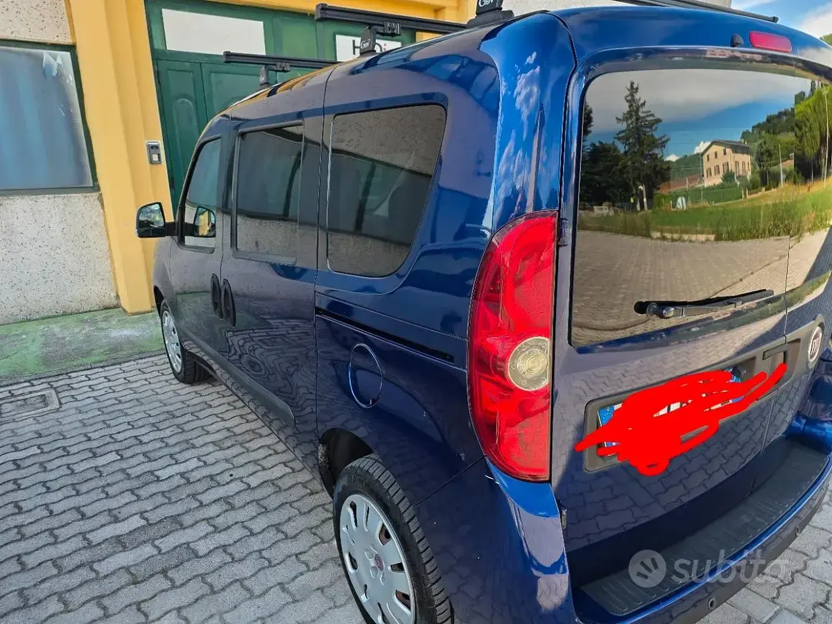 Usata Fiat Doblò 77 CV (56 kW) 2013 Blu Monovolume