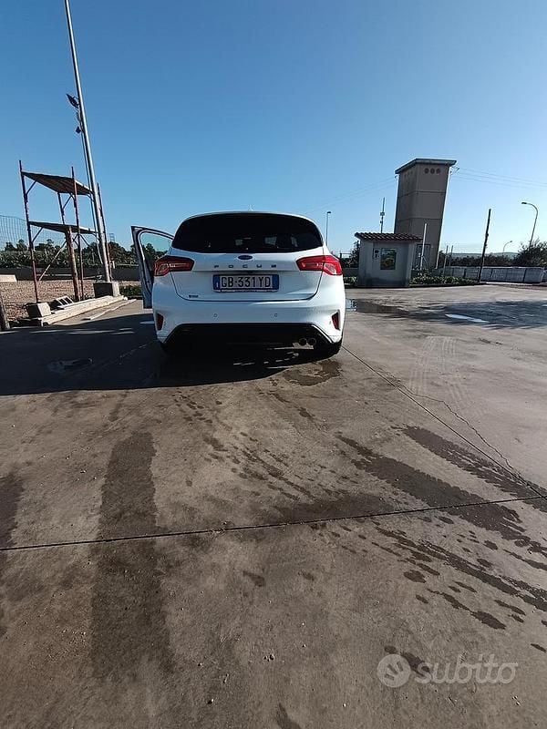 Usata Ford Focus 120 CV (88 kW) 2020 Bianco Berlina