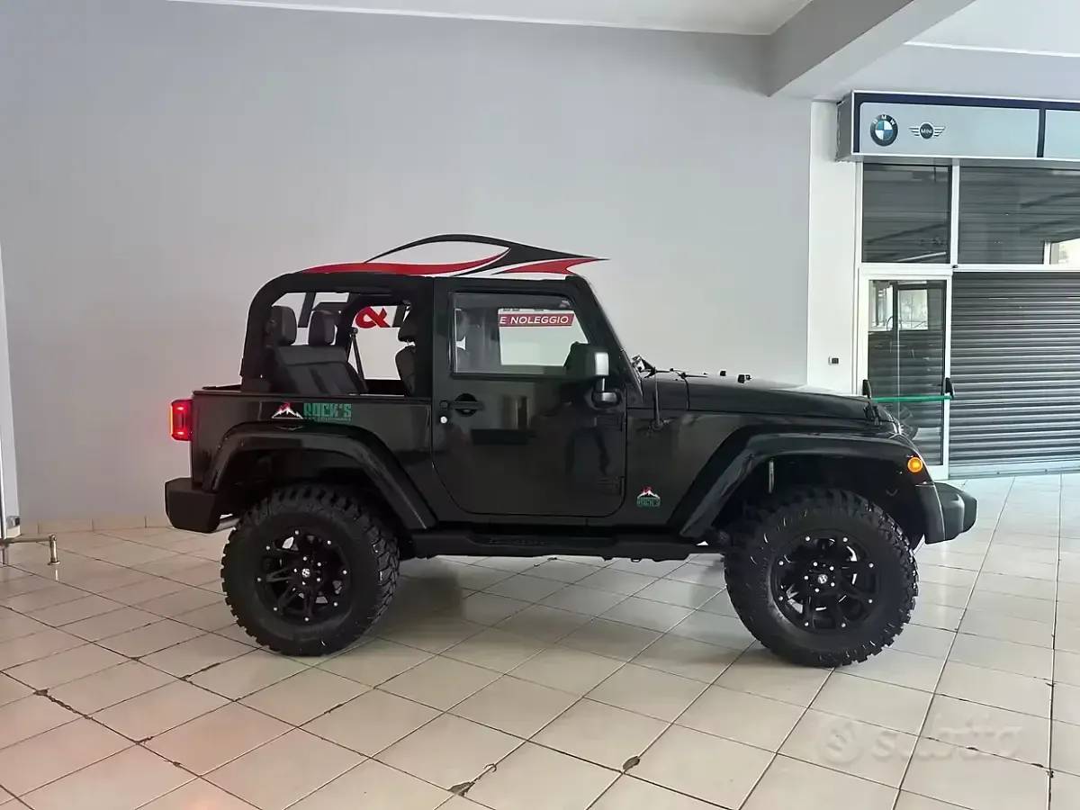 Begagnad Jeep Wrangler 200 HK (147 kW) 2012 Svart SUV