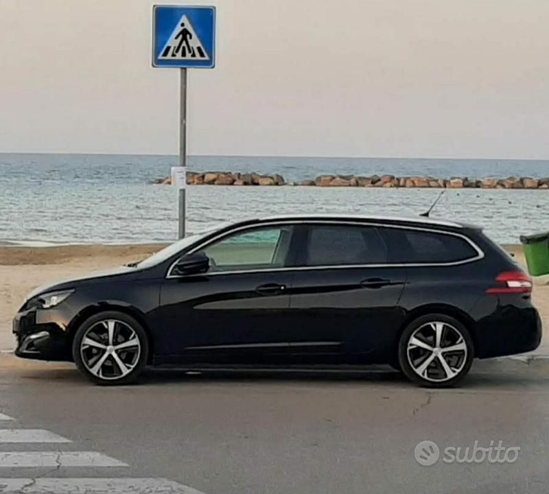 Usata Peugeot 308 SW 120 CV (88 kW) 2016 Nero Station wagon