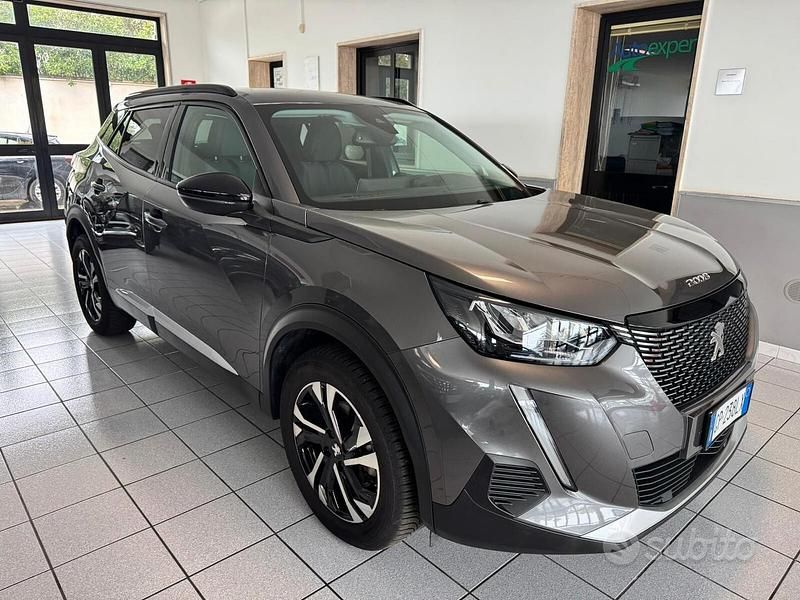 Usata Peugeot 2008 Allure 131 CV (96 kW) 2022 Grigio SUV