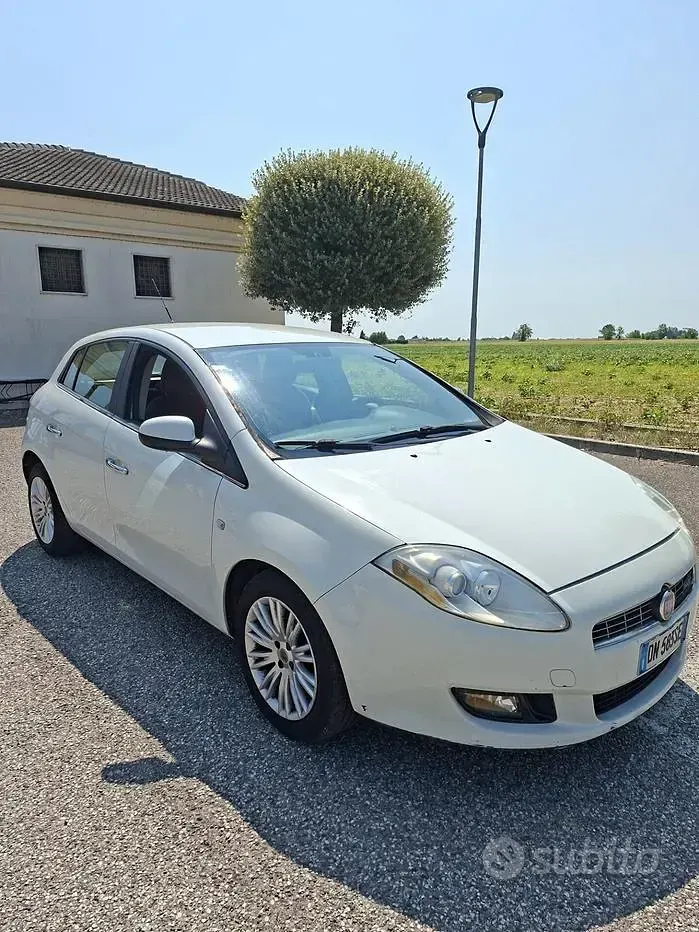 Usata Fiat Bravo Dynamic 105 CV (77 kW) 2008 Bianco Utilitaria