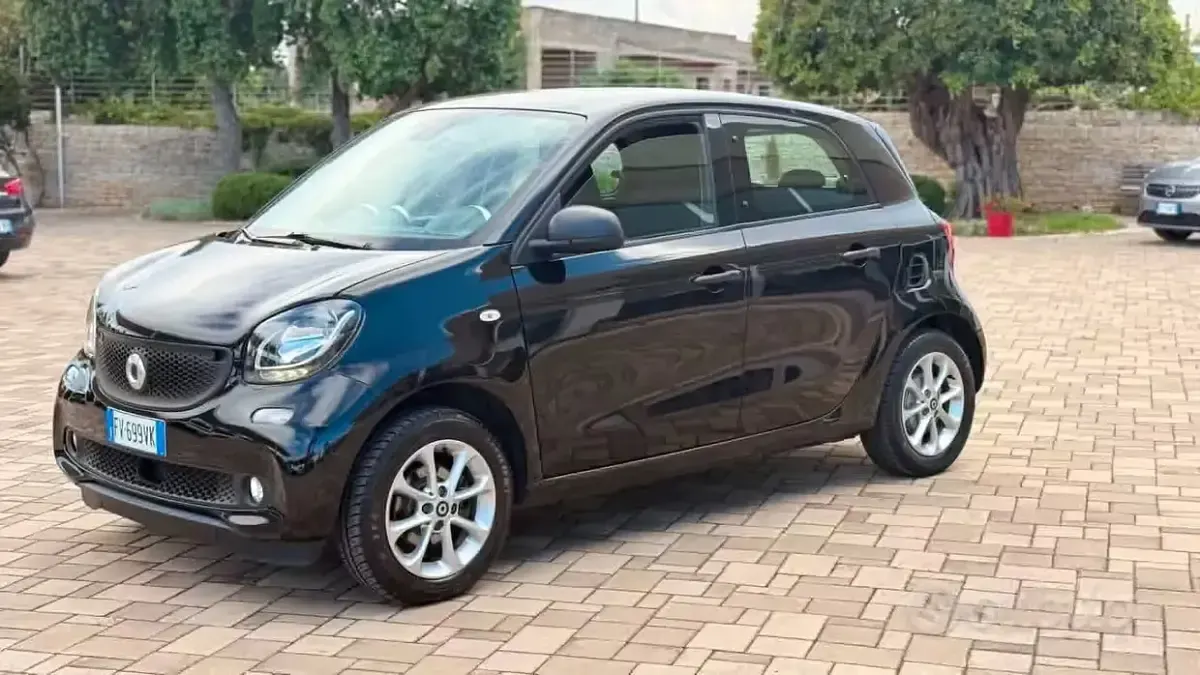 Usata Smart ForFour 71 CV (52 kW) 2019 Nero Utilitaria
