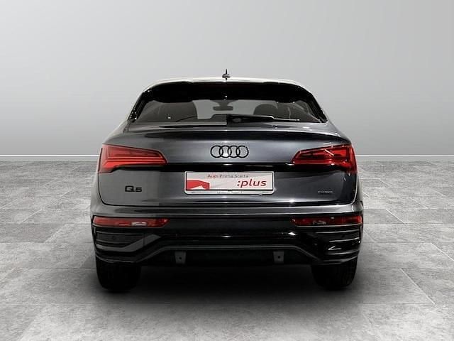 Usata Audi Q5 Sportback S-line plus 204 CV (150 kW) 2022 Grigio daytona perlato SUV