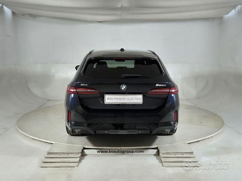 Begagnad BMW 520 M Sport 197 HK (144 kW) 2024 Svart Kombi