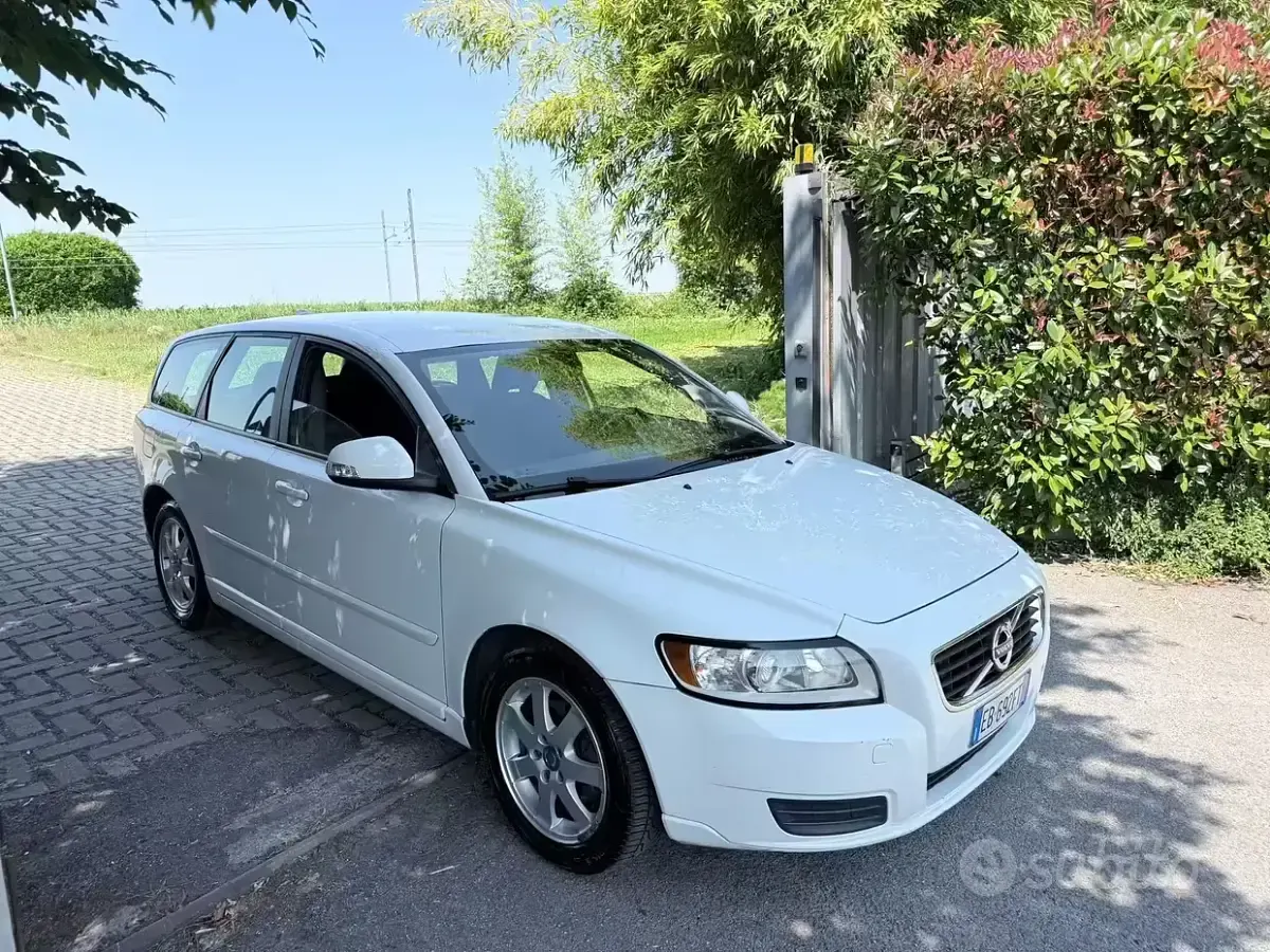 Usata Volvo V50 101 CV (74 kW) 2010 Bianco Station wagon