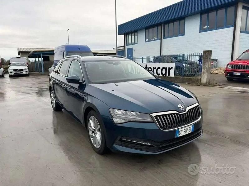Usata Skoda Superb Executive 150 CV (110 kW) 2021 Blu/azzurro Station wagon