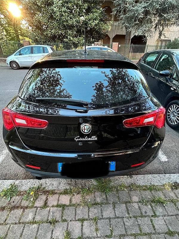 Usata Alfa Romeo Giulietta Progression 105 CV (77 kW) 2015 Nero Utilitaria