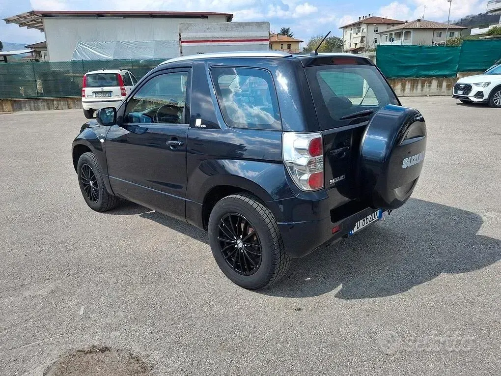 Usata Suzuki Grand Vitara 129 CV (94 kW) 2007 Nero SUV