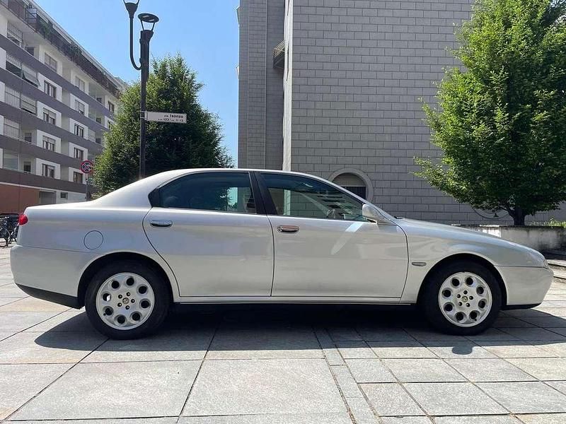 Usata Alfa Romeo 166 205 CV (150 kW) 1999 Grigio Berlina