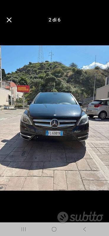 Gebraucht Mercedes B180 95 PS (69 kW) 2014 Van / Kleinbus
