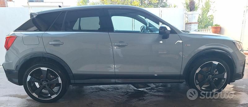Usata Audi Q2 Ambiente 150 CV (110 kW) 2023 Grigio SUV