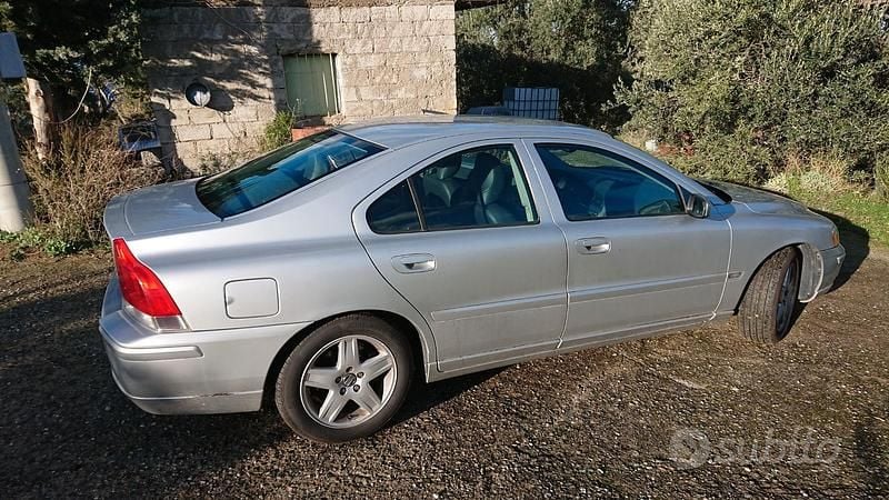 Usata Volvo S60 Momentum 163 CV (119 kW) 2005 Grigio Berlina