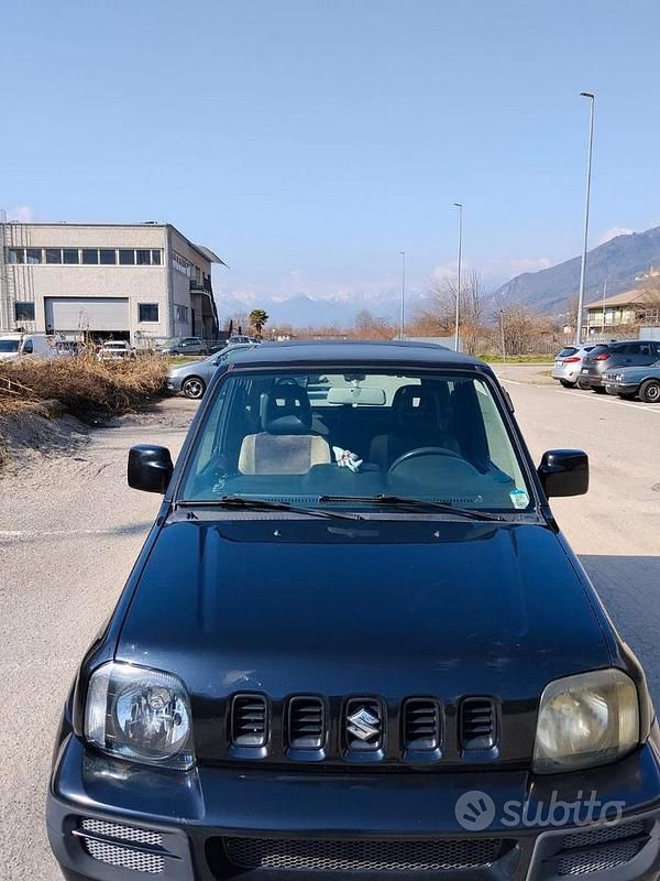 Usata Suzuki Jimny 84 CV (61 kW) 2008 Nero SUV