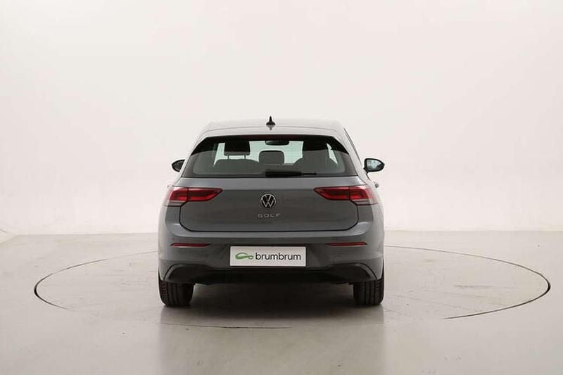 Usata VW Golf VIII Life 110 CV (80 kW) 2022 Grigio Berlina