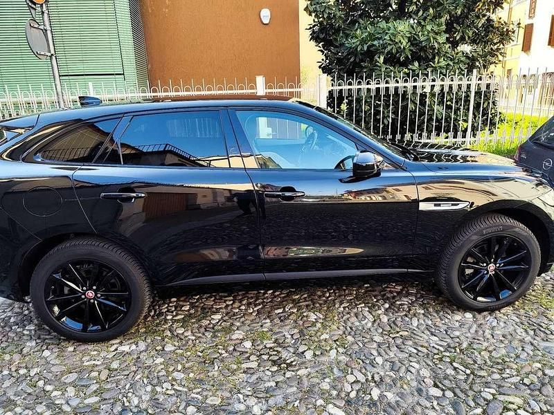Usata Jaguar F-Pace R-Sport 180 CV (132 kW) 2016 Nero SUV