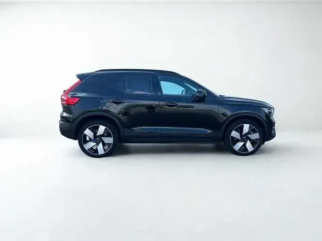 Usata Volvo XC40 Core 125 kW (170 CV) 2023 Nero SUV