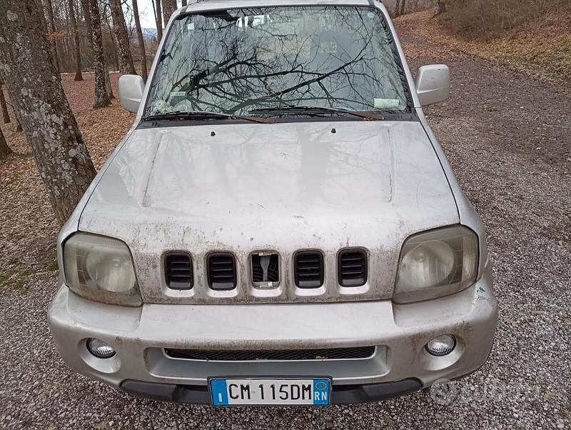 Usata Suzuki Jimny 80 CV (58 kW) 2003 Grigio SUV