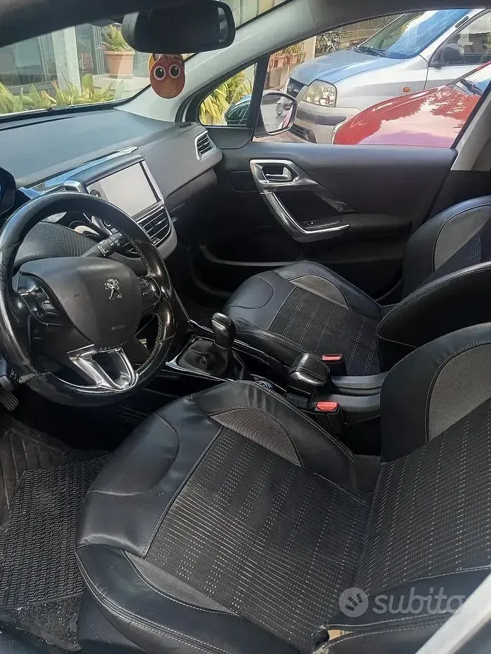 Usata Peugeot 2008 92 CV (67 kW) 2015 Bianco SUV