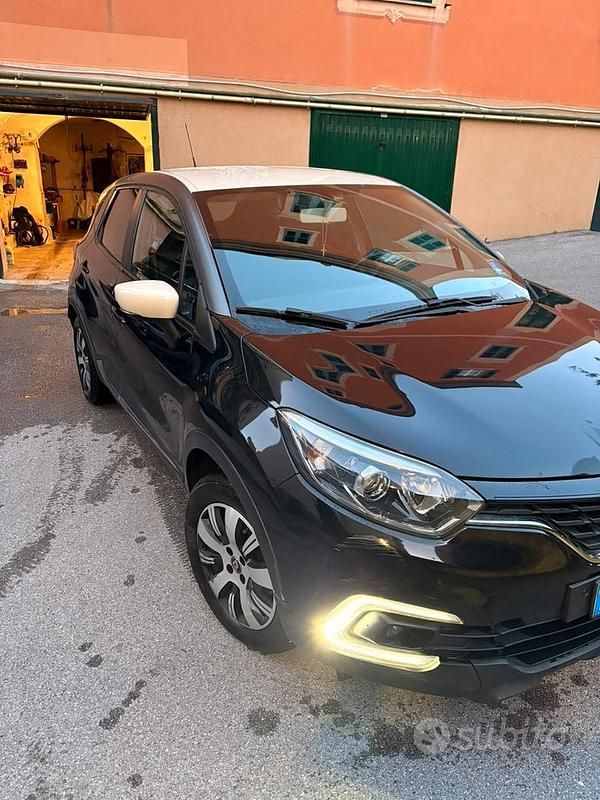 Usata Renault Captur 90 CV (66 kW) 2019 Nero SUV