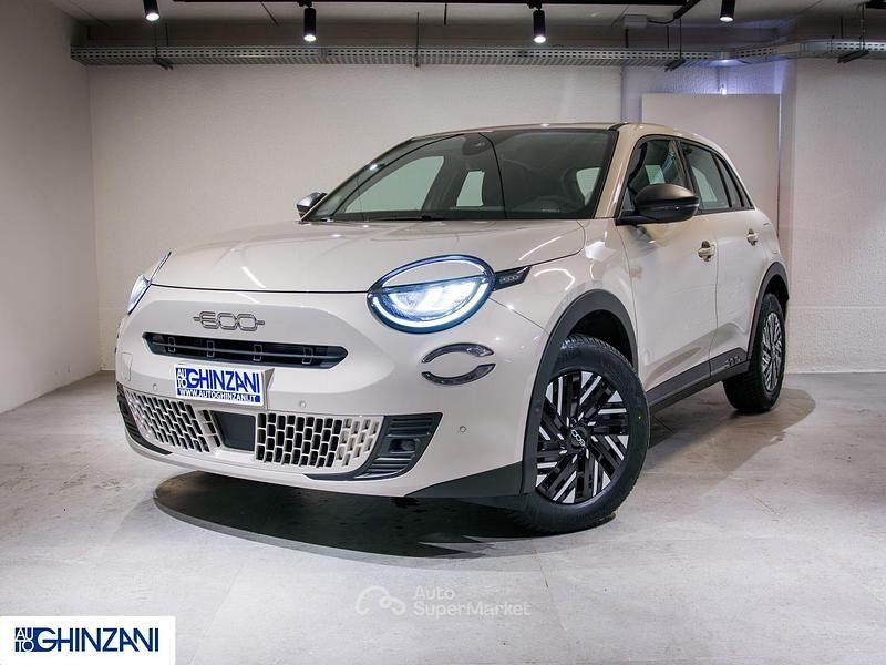 Nuova Fiat 600 Pop 110 CV (80 kW) 2026 Beige SUV