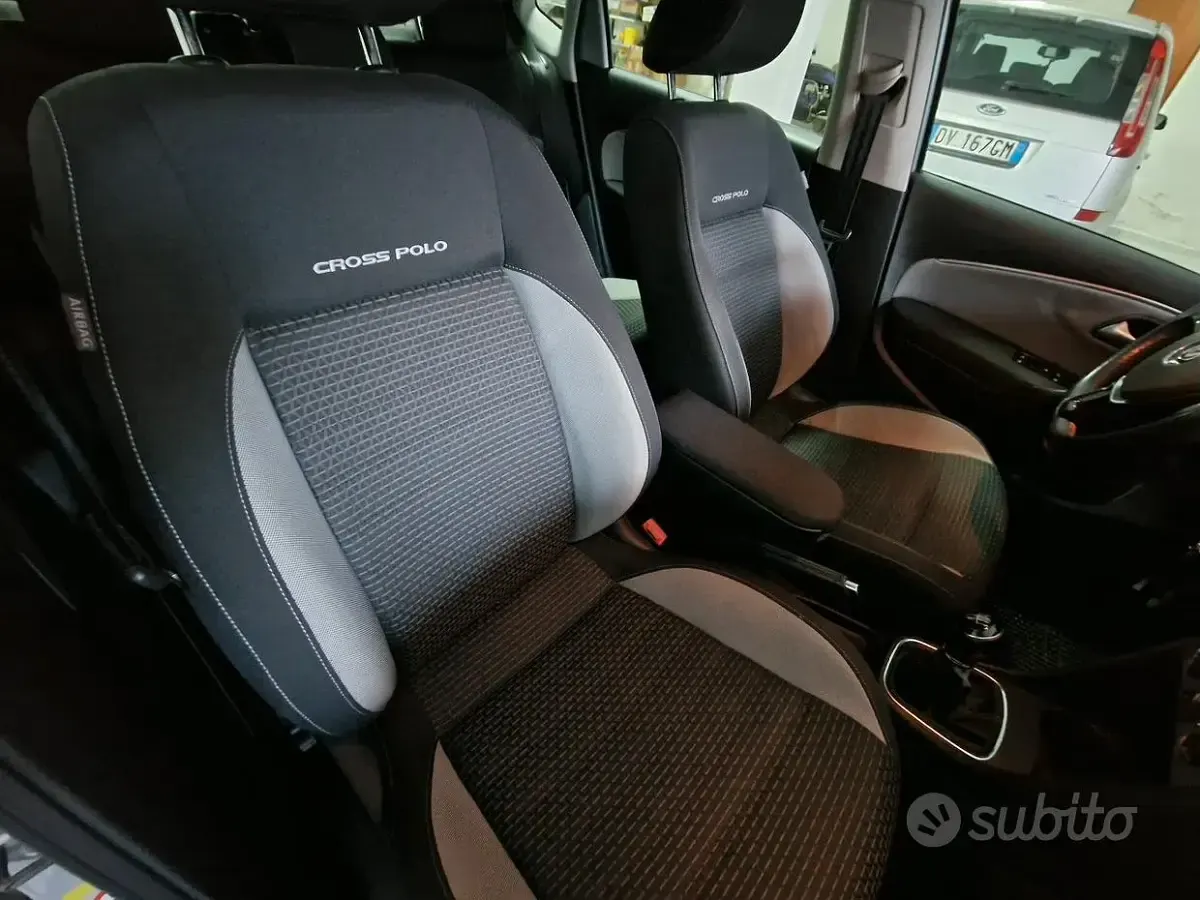 Usata VW Polo Cross 90 CV (66 kW) 2015 Grigio Utilitaria