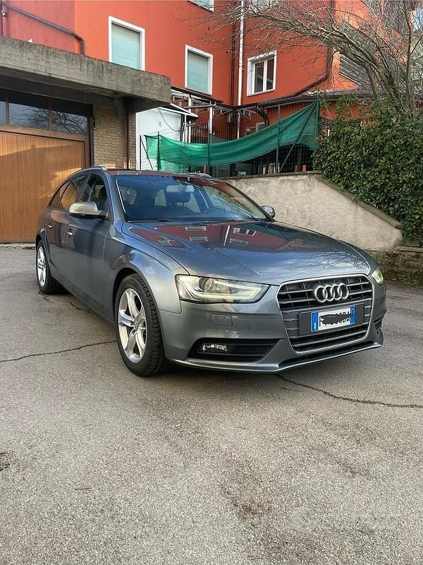 Usata Audi A4 211 CV (155 kW) 2012 Grigio Station wagon